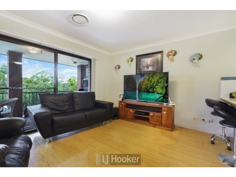 8 Kestrel Avenue, Mount Hutton NSW 2290