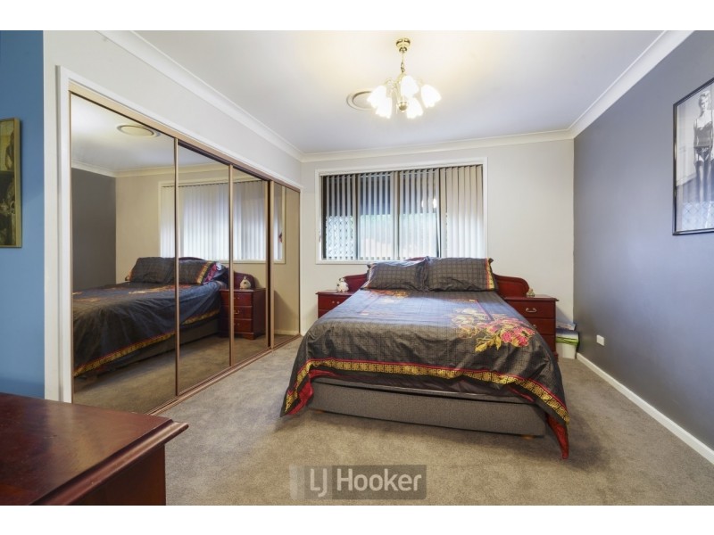 8 Kestrel Avenue, Mount Hutton NSW 2290