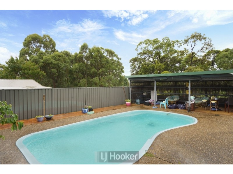 8 Kestrel Avenue, Mount Hutton NSW 2290