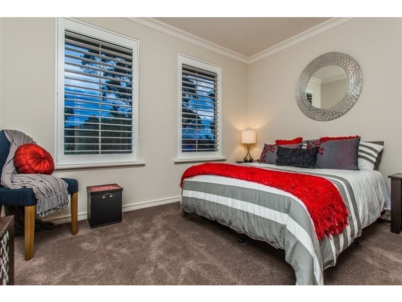 26 Mount Henry Road, Salter Point WA 6152