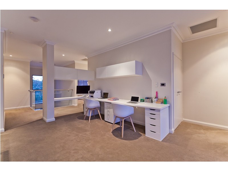 3 Swanway Crescent, Swanbourne WA 6010