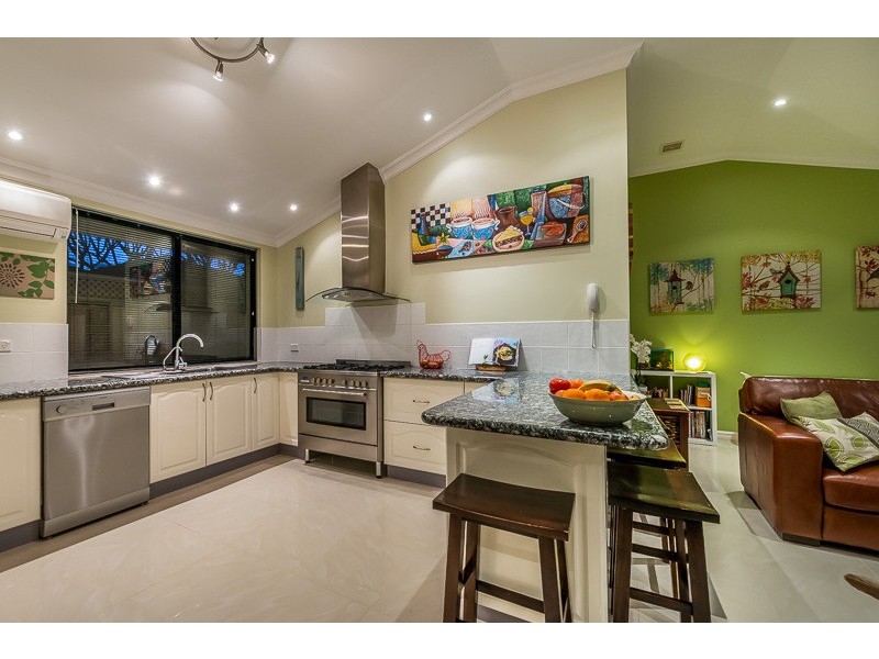 41 Avocet Road, Stirling WA 6021