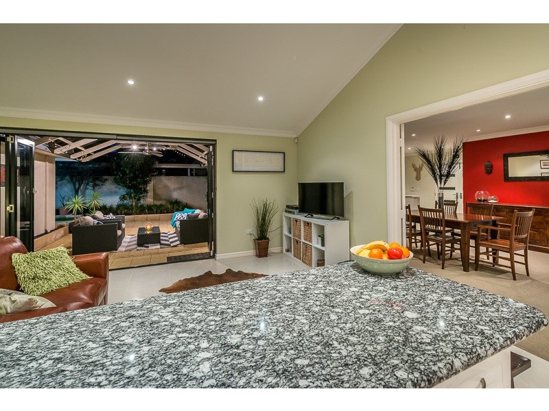 41 Avocet Road, Stirling WA 6021