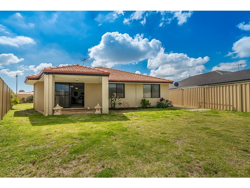 16 Giglia Drive, Sinagra WA 6065