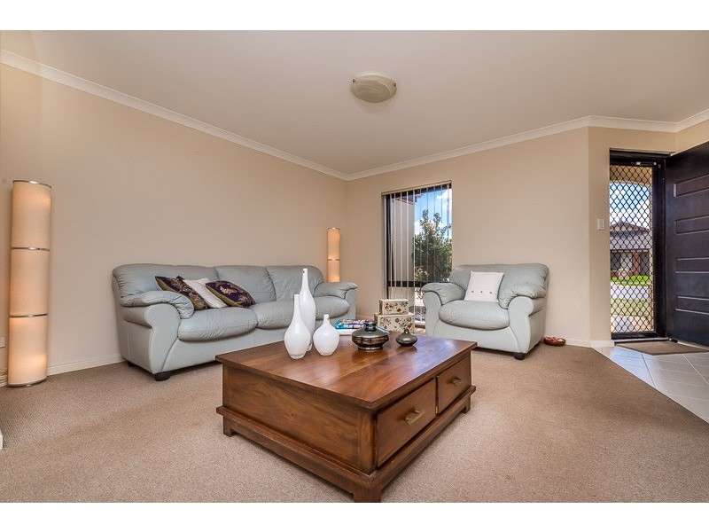 16 Giglia Drive, Sinagra WA 6065