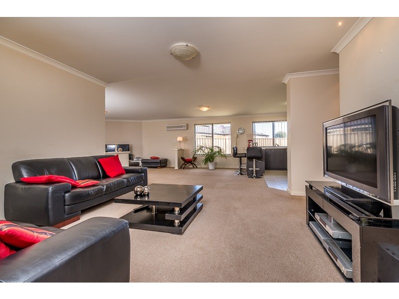 16 Giglia Drive, Sinagra WA 6065