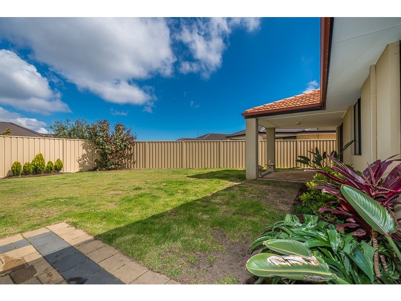 16 Giglia Drive, Sinagra WA 6065