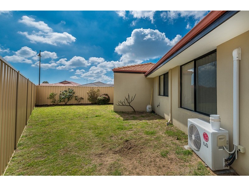 16 Giglia Drive, Sinagra WA 6065