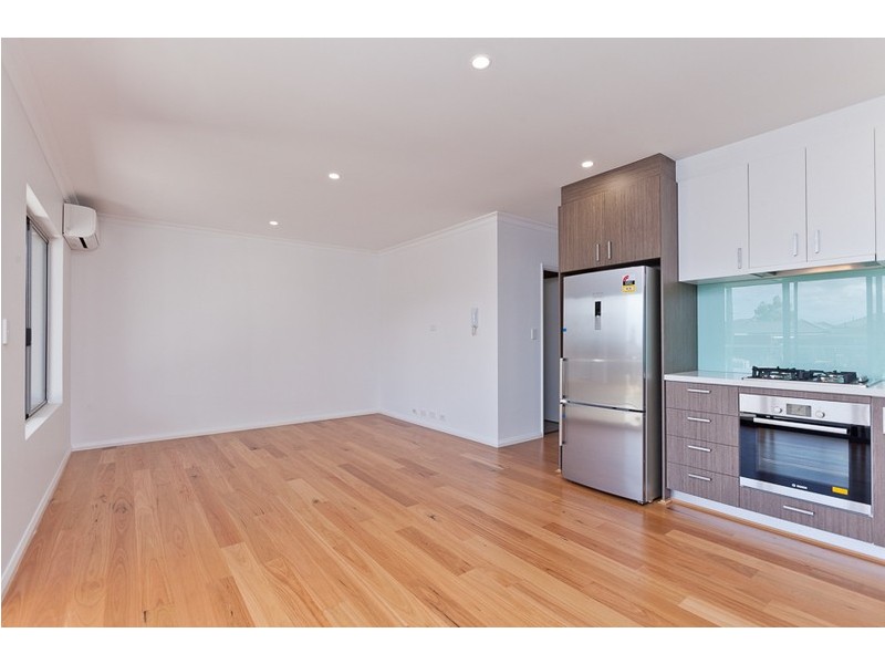 13/53 Oswald Street, Innaloo WA 6018