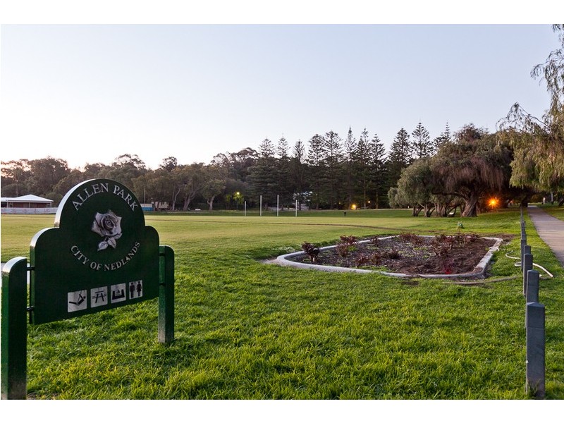 2 Knutsford Street, Swanbourne WA 6010