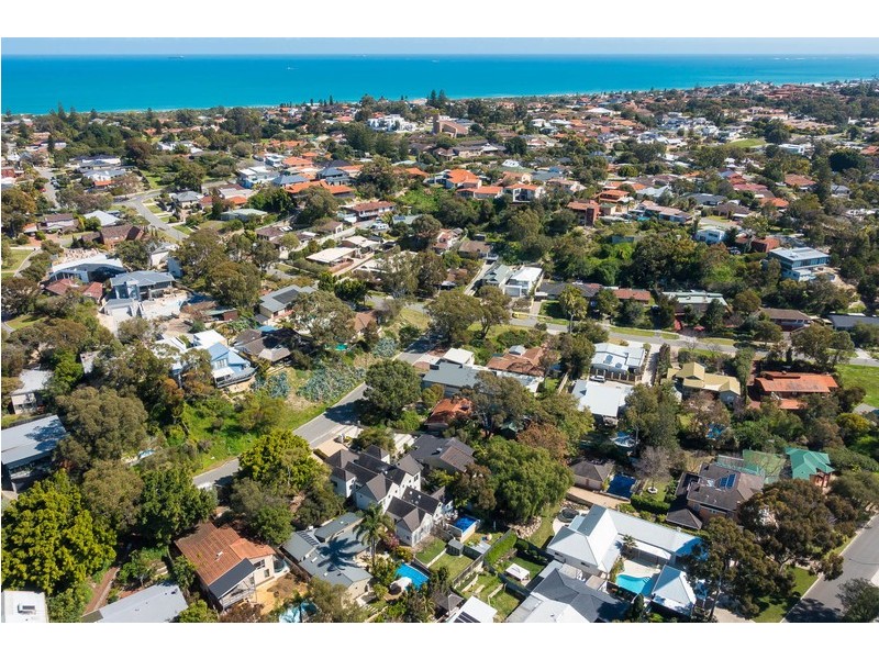 8A Ridge Street, Wembley Downs WA 6019