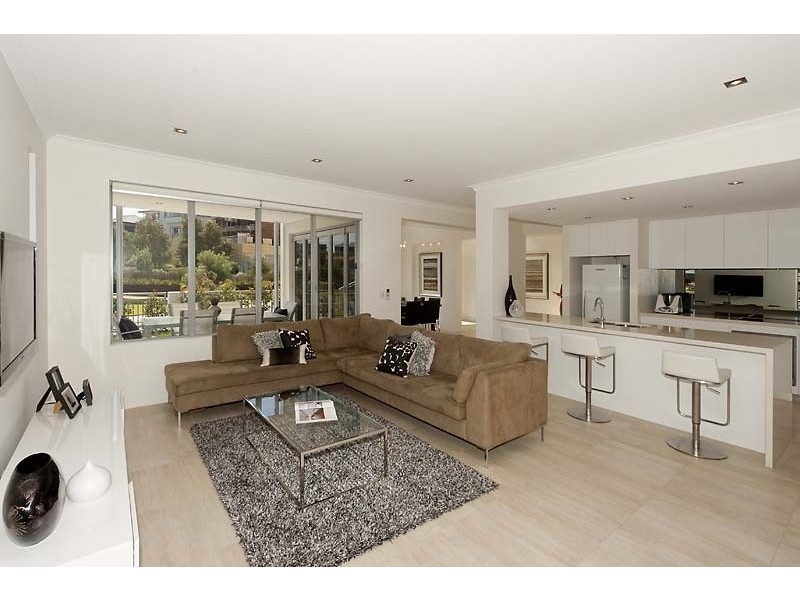 14 Huntress Avenue, North Coogee WA 6163