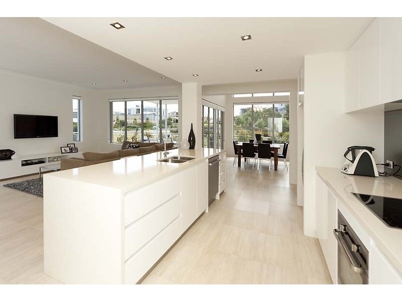 14 Huntress Avenue, North Coogee WA 6163