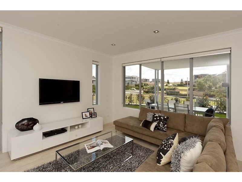 14 Huntress Avenue, North Coogee WA 6163