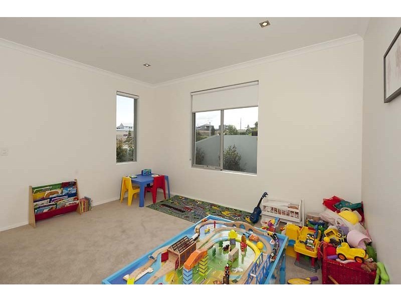 14 Huntress Avenue, North Coogee WA 6163