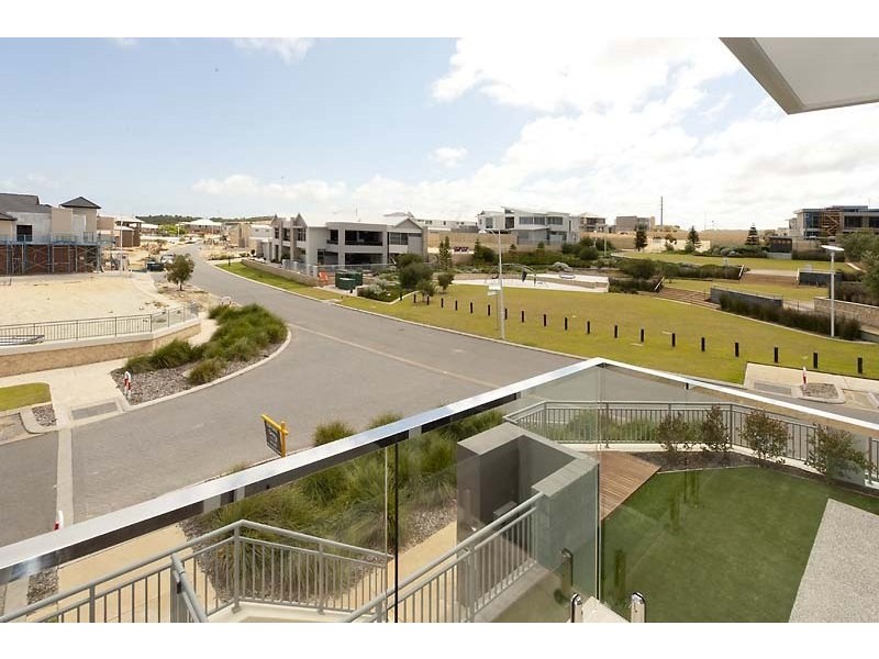 14 Huntress Avenue, North Coogee WA 6163