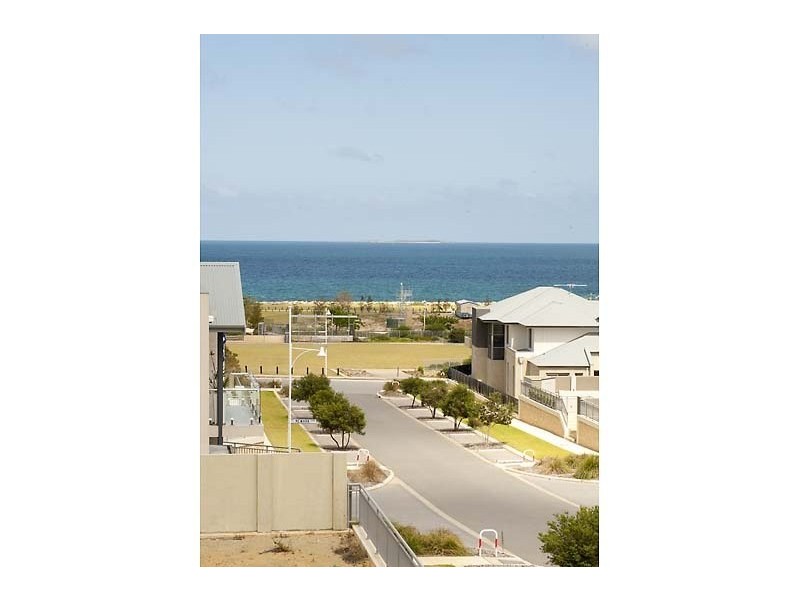 14 Huntress Avenue, North Coogee WA 6163