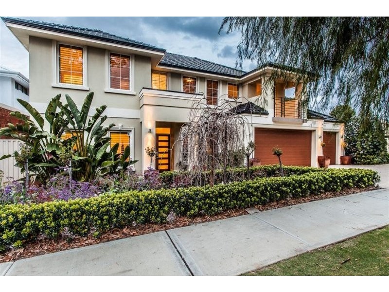 26 Mount Henry Road, Salter Point WA 6152