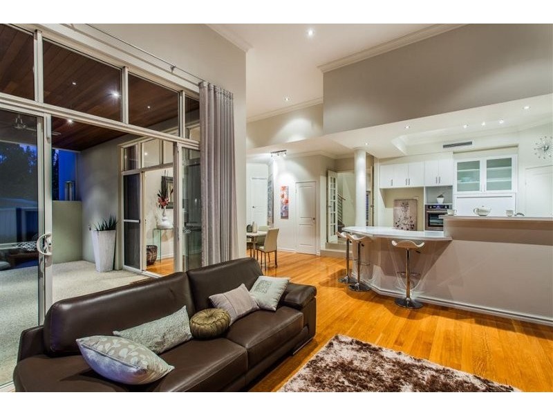 26 Mount Henry Road, Salter Point WA 6152