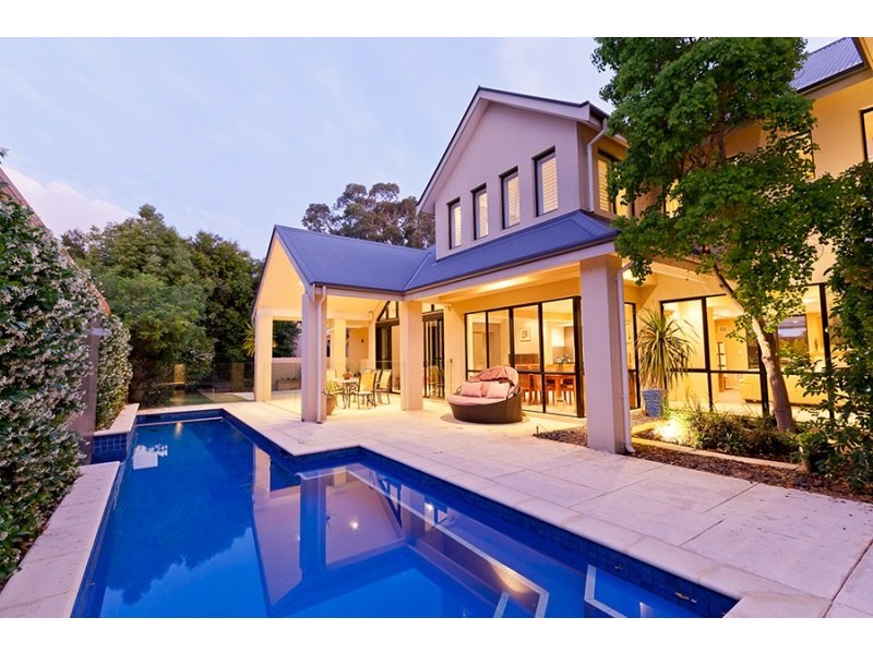 2 Robert Street, Dalkeith WA 6009