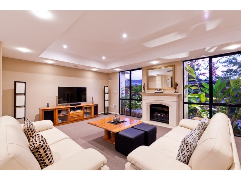 2 Robert Street, Dalkeith WA 6009