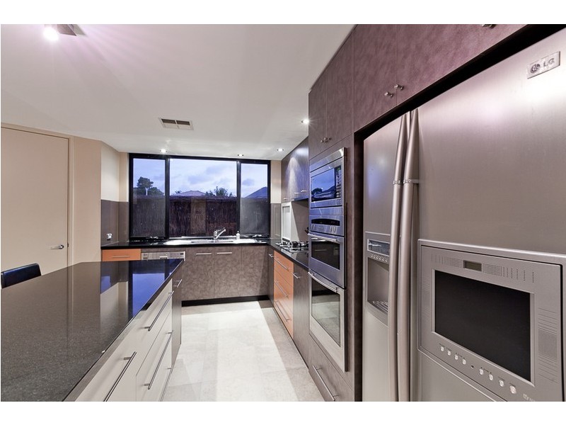 2 Robert Street, Dalkeith WA 6009