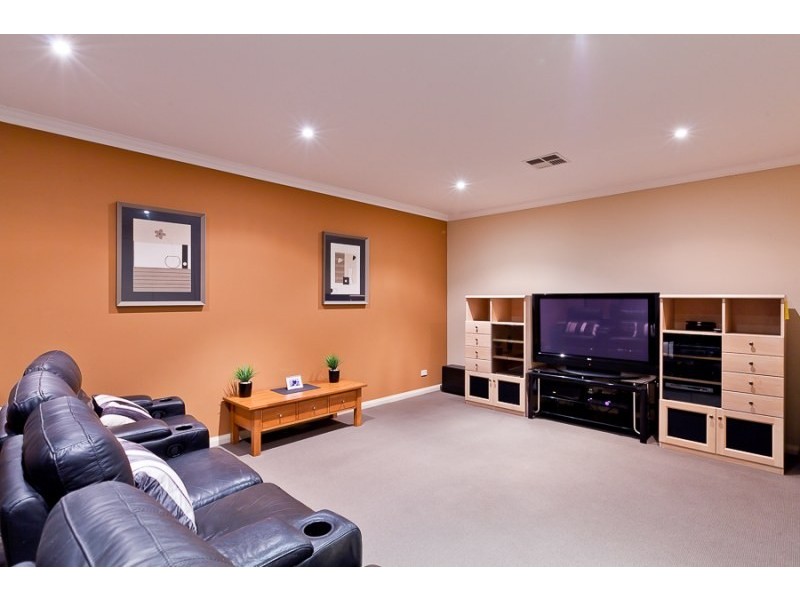 2 Robert Street, Dalkeith WA 6009