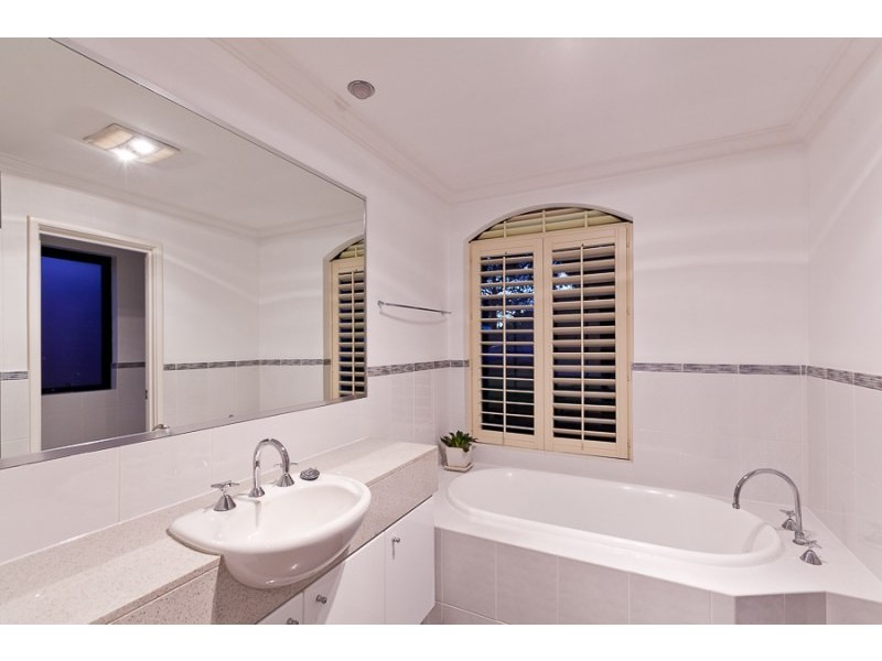 2 Robert Street, Dalkeith WA 6009