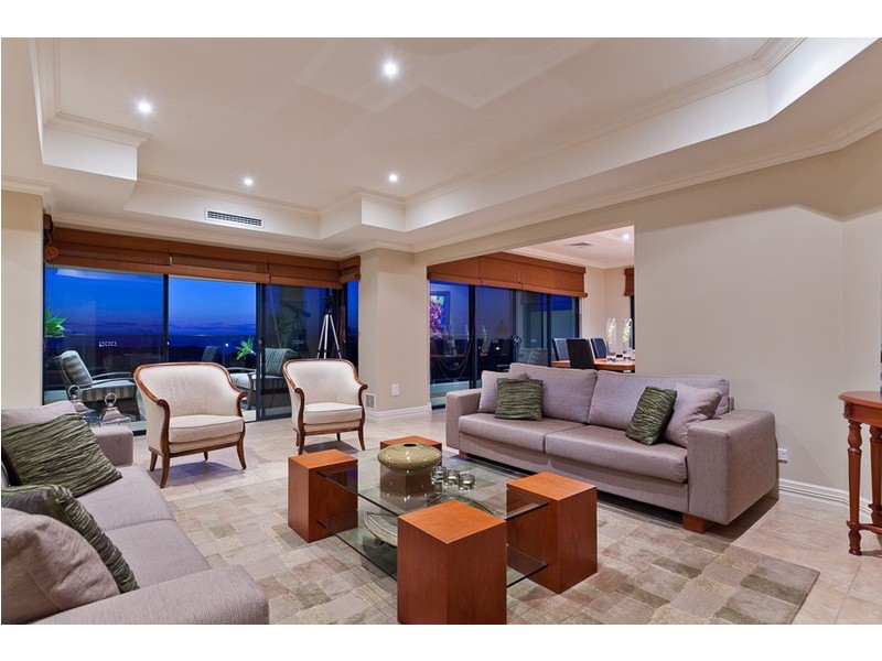 39 Windarra Drive, City Beach WA 6015