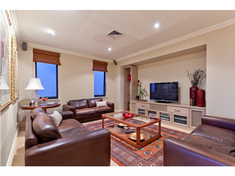 39 Windarra Drive, City Beach WA 6015