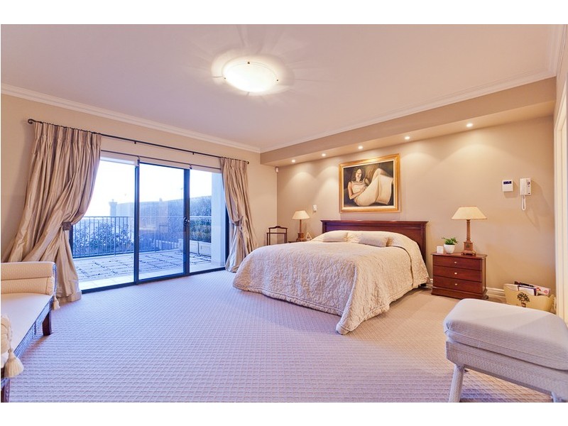 39 Windarra Drive, City Beach WA 6015