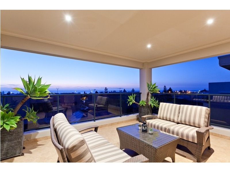 39 Windarra Drive, City Beach WA 6015