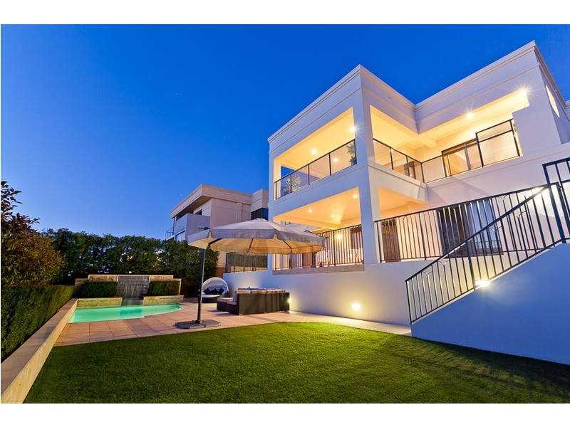 39 Windarra Drive, City Beach WA 6015