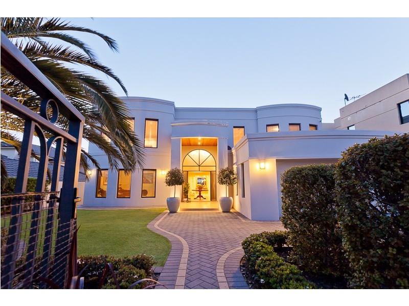 39 Windarra Drive, City Beach WA 6015