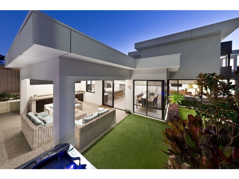 26 Swanway Crescent, Swanbourne WA 6010