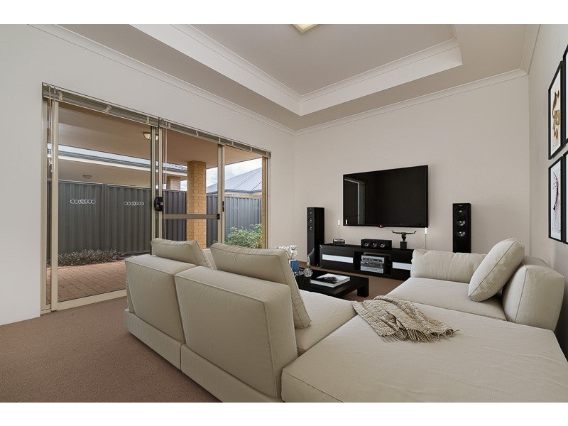 10 Vellum Loop, Aveley WA 6069