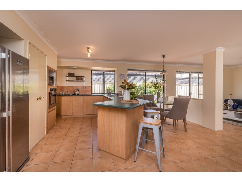 14 Marriot Turn, Currambine WA 6028