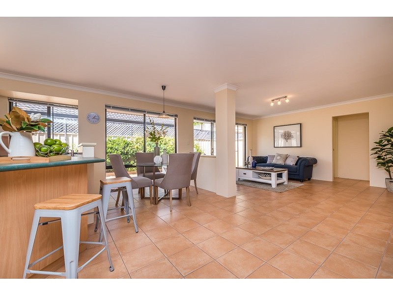 14 Marriot Turn, Currambine WA 6028