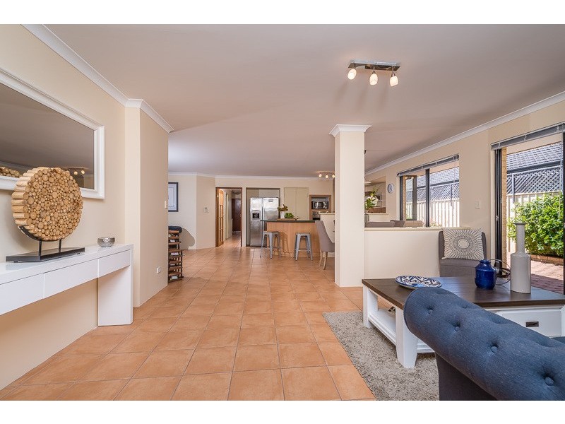 14 Marriot Turn, Currambine WA 6028