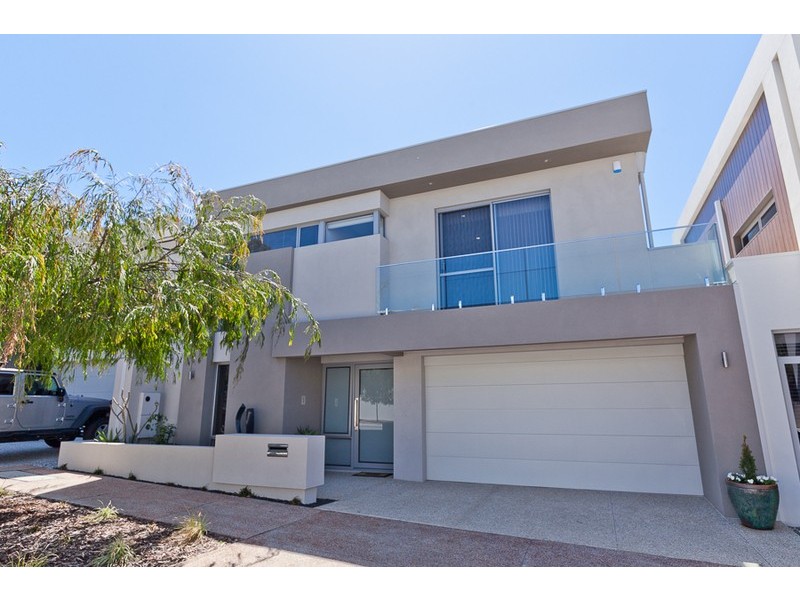 8 Omaroo Terrace, City Beach WA 6015