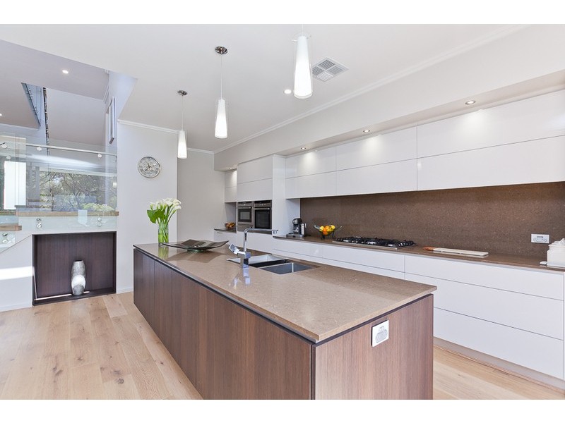 8 Omaroo Terrace, City Beach WA 6015