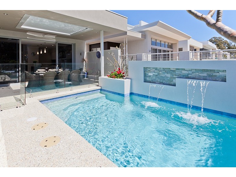 8 Omaroo Terrace, City Beach WA 6015