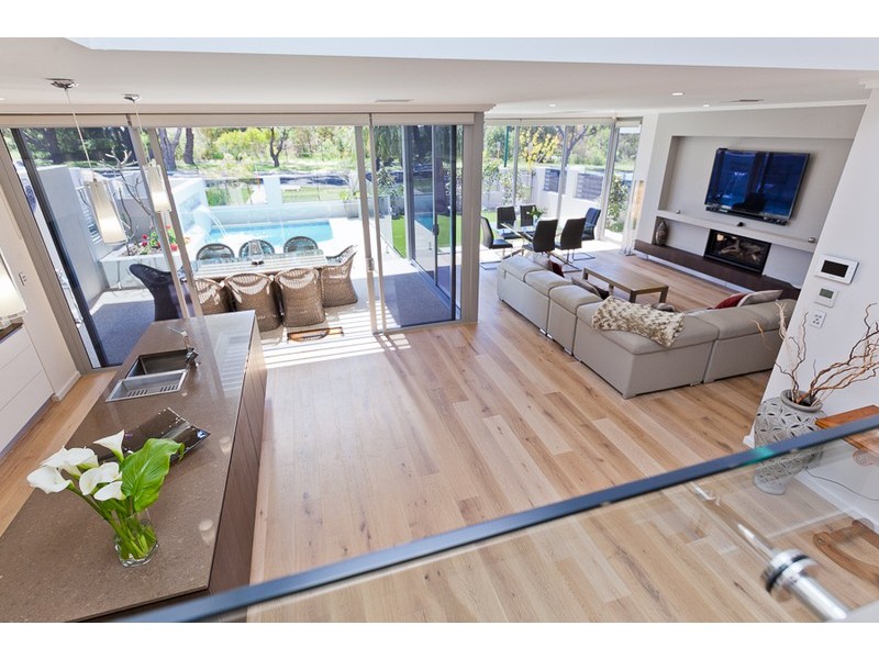 8 Omaroo Terrace, City Beach WA 6015