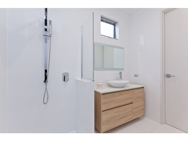 8 Omaroo Terrace, City Beach WA 6015