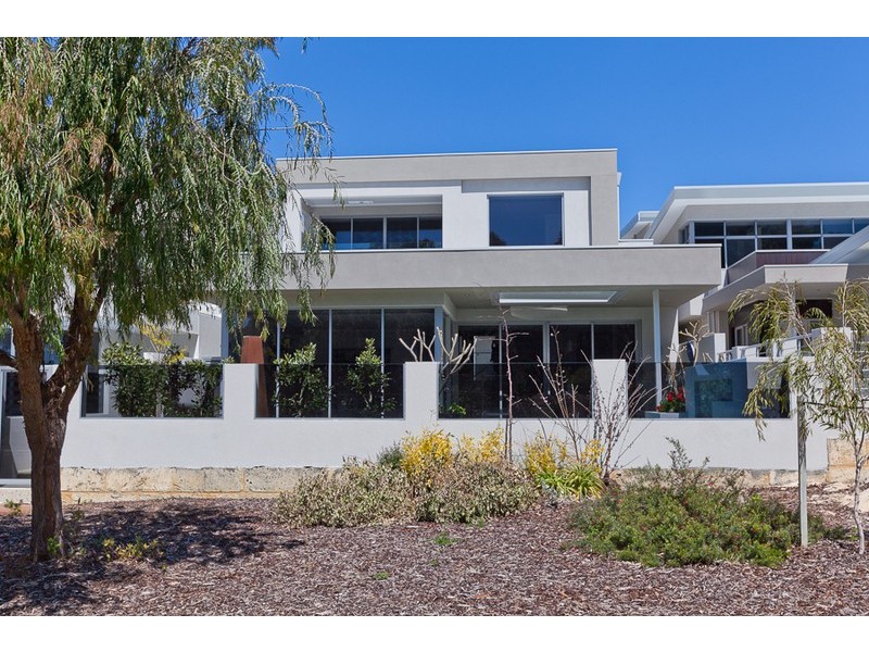 8 Omaroo Terrace, City Beach WA 6015