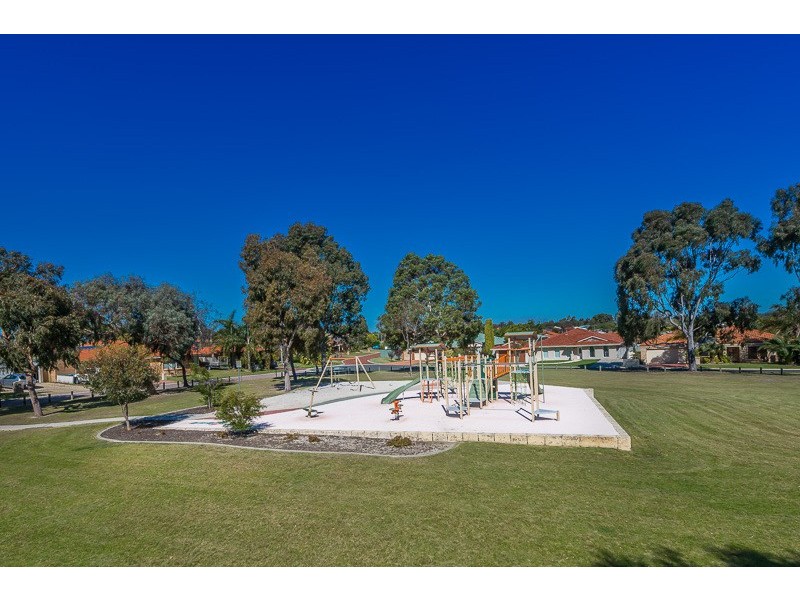 19 Glenfine Way, Carramar WA 6031