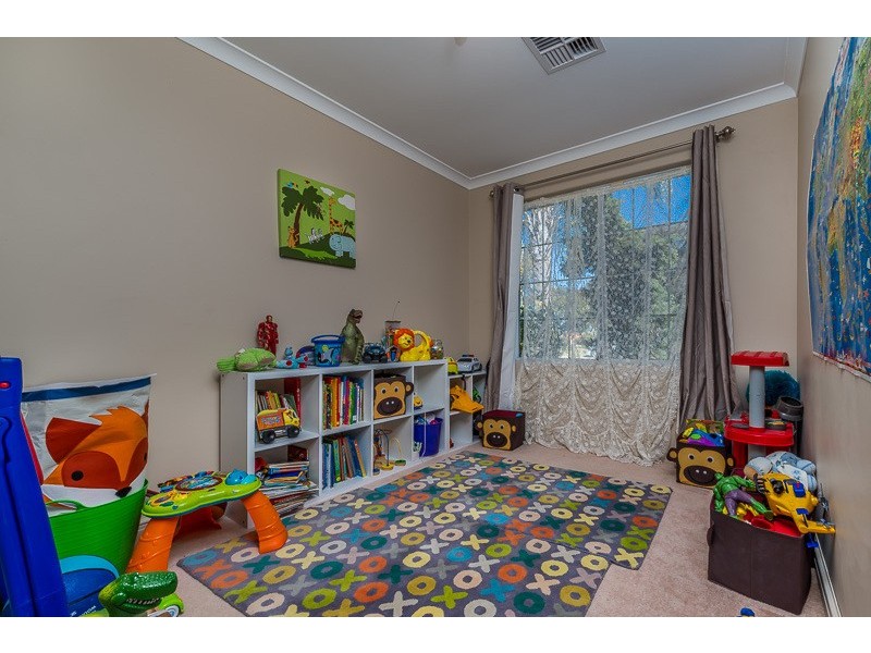 19 Glenfine Way, Carramar WA 6031