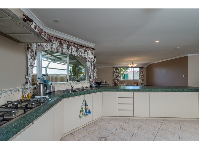 19 Glenfine Way, Carramar WA 6031