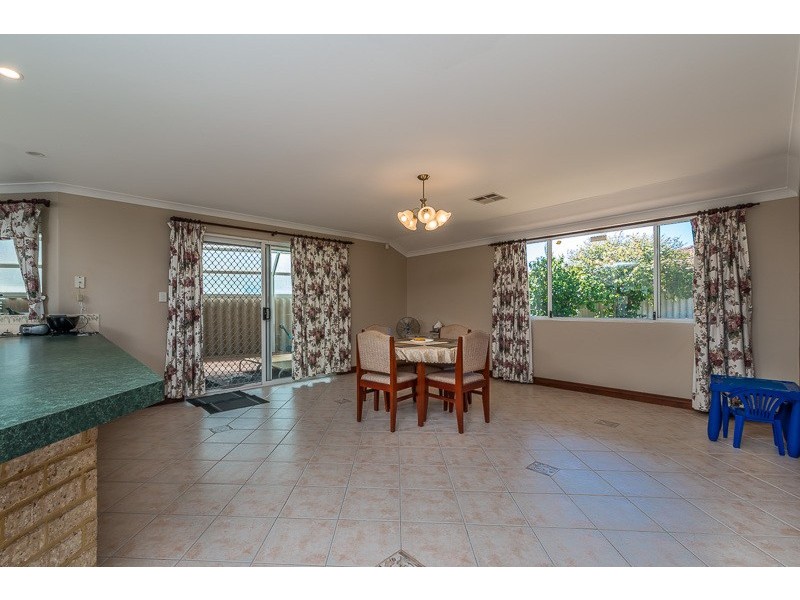 19 Glenfine Way, Carramar WA 6031