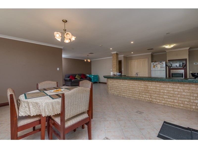 19 Glenfine Way, Carramar WA 6031